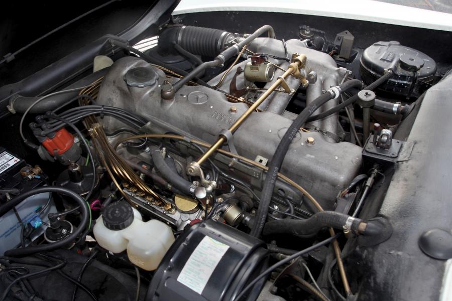  Mercedes-Benz 230 SL Coupe 1965 года  (фото 13 из 14)